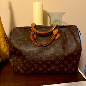 Lv speedy with certificate of authenticity vintage